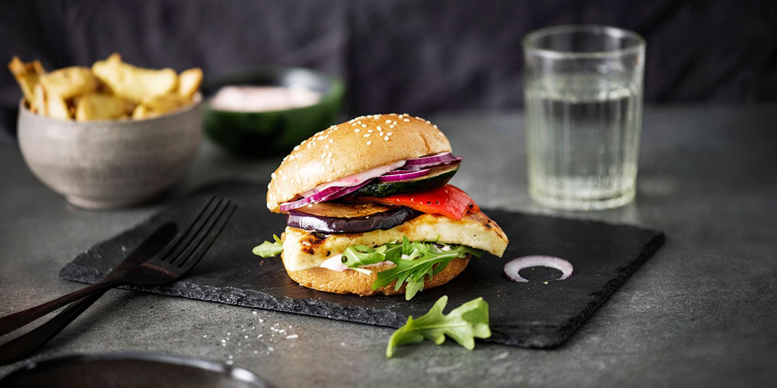 Leipäjuustoburgerit